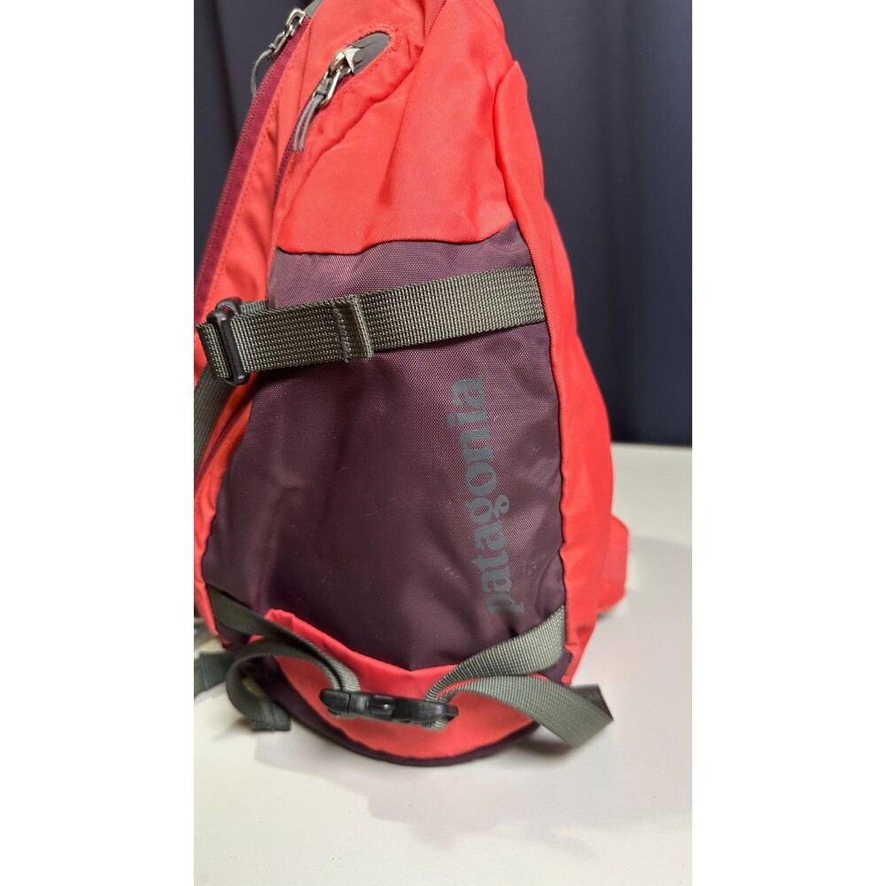 Patagonia Atom Sling 8L Crossbody Bag Coral Red Plum 48259 FA13 Discontinued - Picture 2 of 14